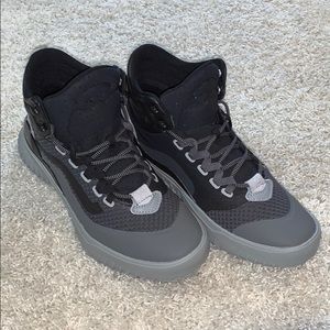 NWOT Vans City Hi-Rise Black Drizzle Techwear Boot